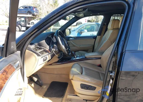 2008 BMW X5 4.8I z USA, uszkodzony, nr VIN 5UXFE83548L164572